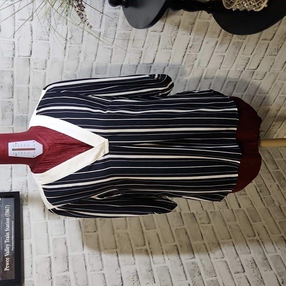 H&M Navy/White Stripe Vneck Blouse SZ 10